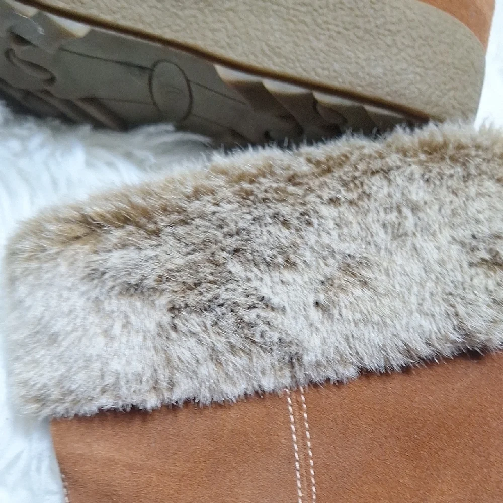 Brown Fur-Lined Women's Boots